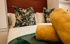 Uxolo Cape Town Living